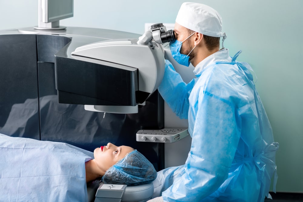 Laserowa korekcja wzroku – czym jest? Na czym polega kwafilikacja do zabiegu?